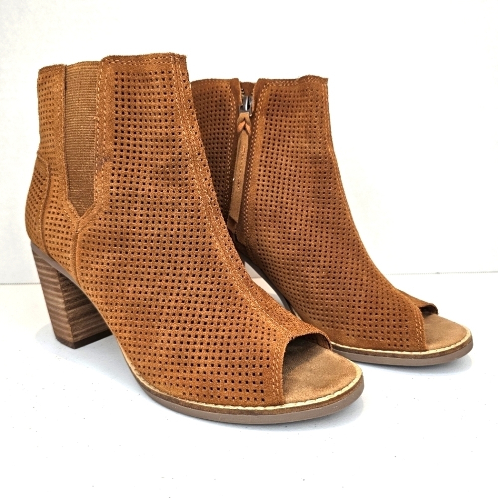 Tom's Majorca Women's Tan Ankle Boots Size 7 Peep Toe Suede Perforated Cinnamon